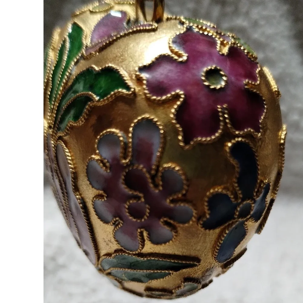 Cloisonne Enamel Heart Ornament Floral Design with Metal Display Stand‎
